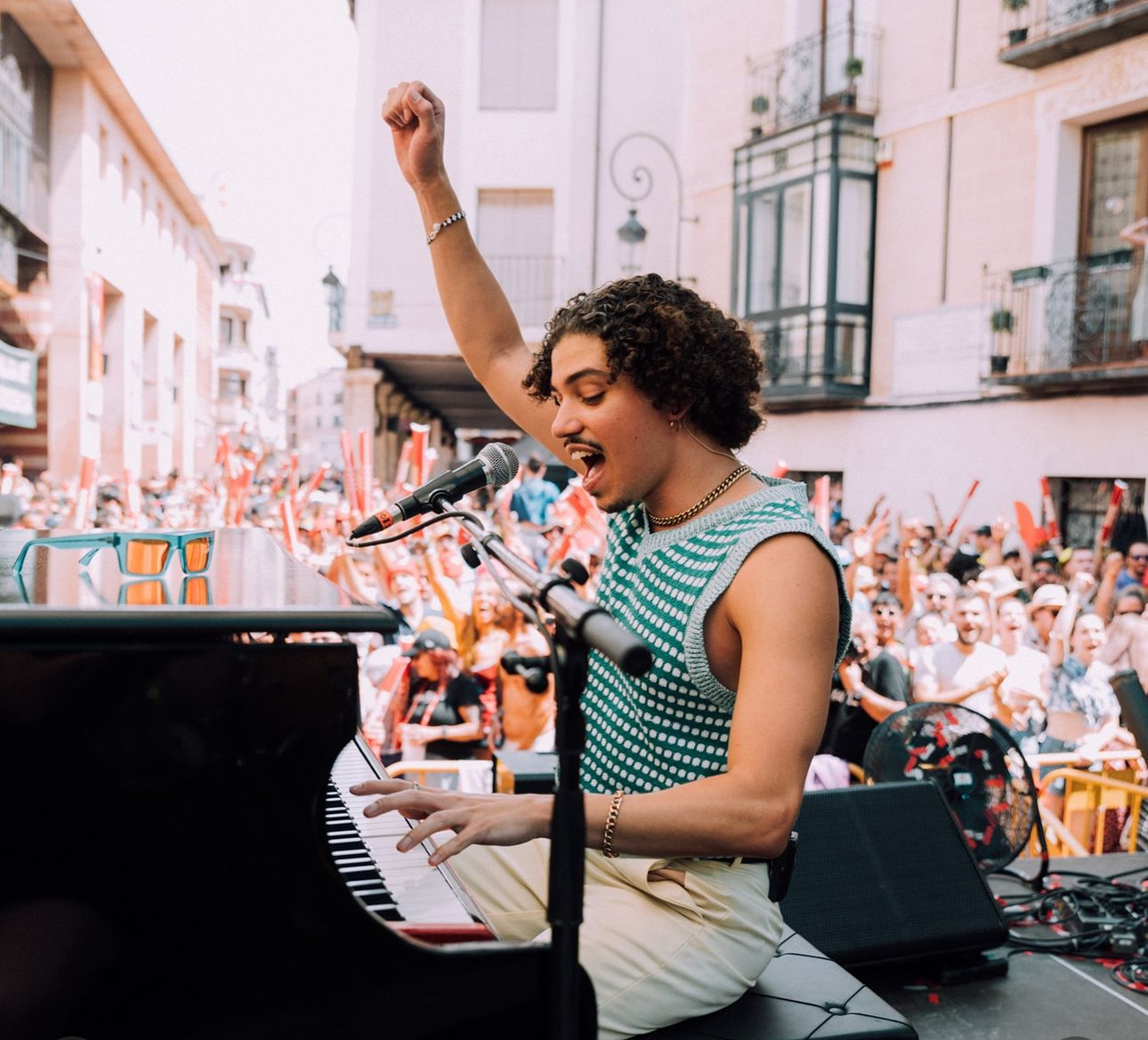 Andrew, profesor de piano y producción musical